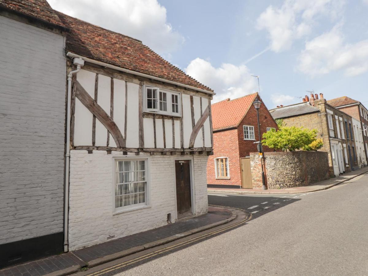 Tudor Cottage Sandwich Exterior photo