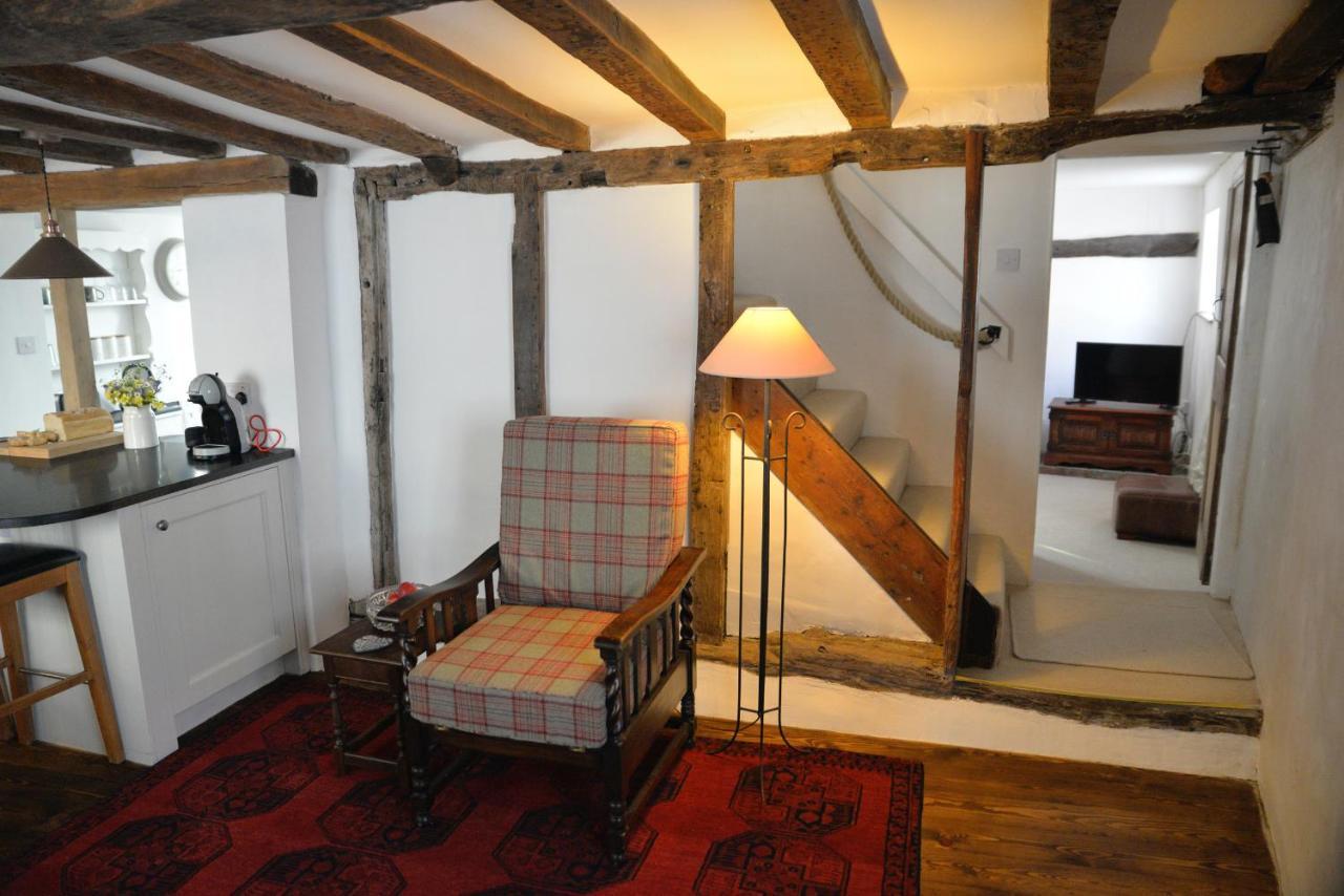 Tudor Cottage Sandwich Exterior photo